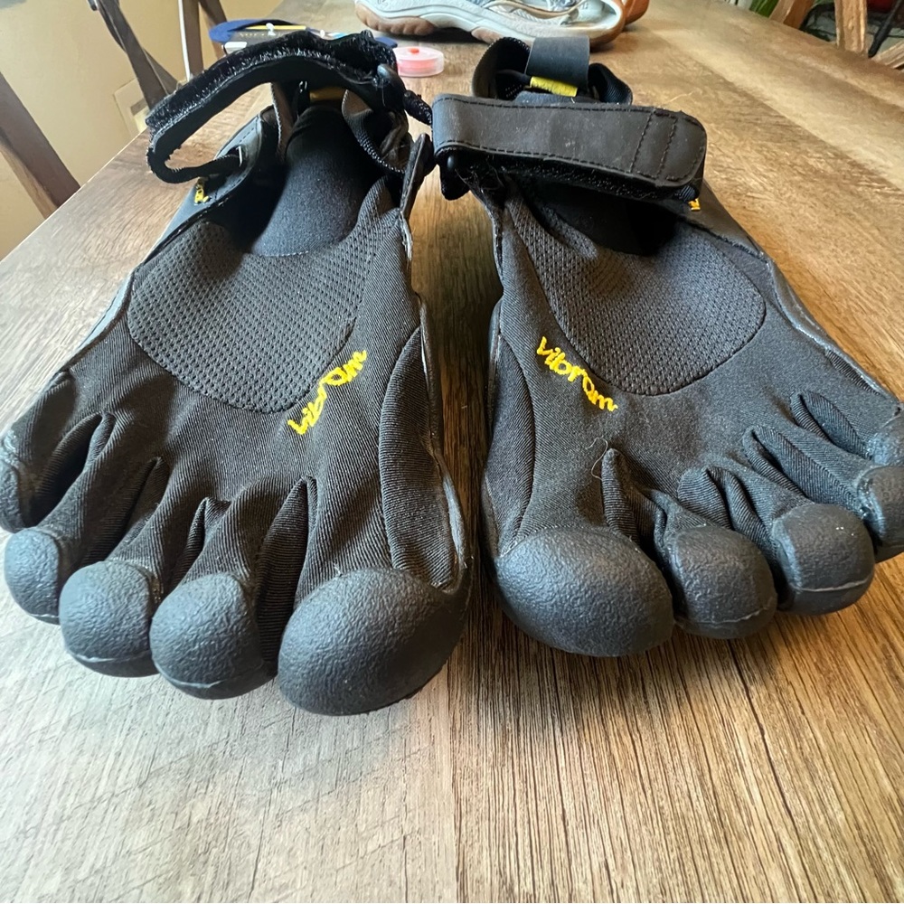 Vibram Black FiveFingers Shoes KSO New - Picture 9 of 9